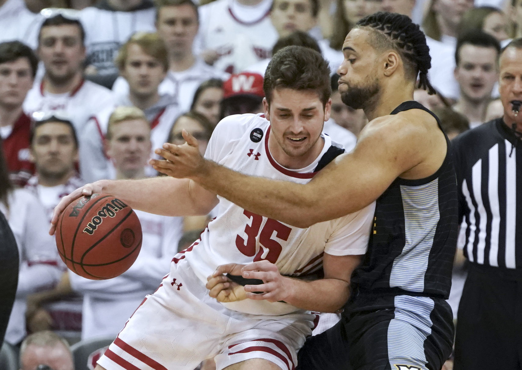Badgers 77, Golden Eagles 61